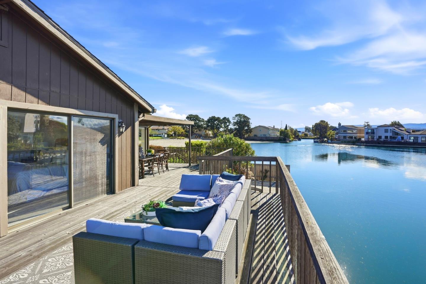 Detail Gallery Image 6 of 46 For 1190 Flying Fish St, Foster City,  CA 94404 - 4 Beds | 2 Baths