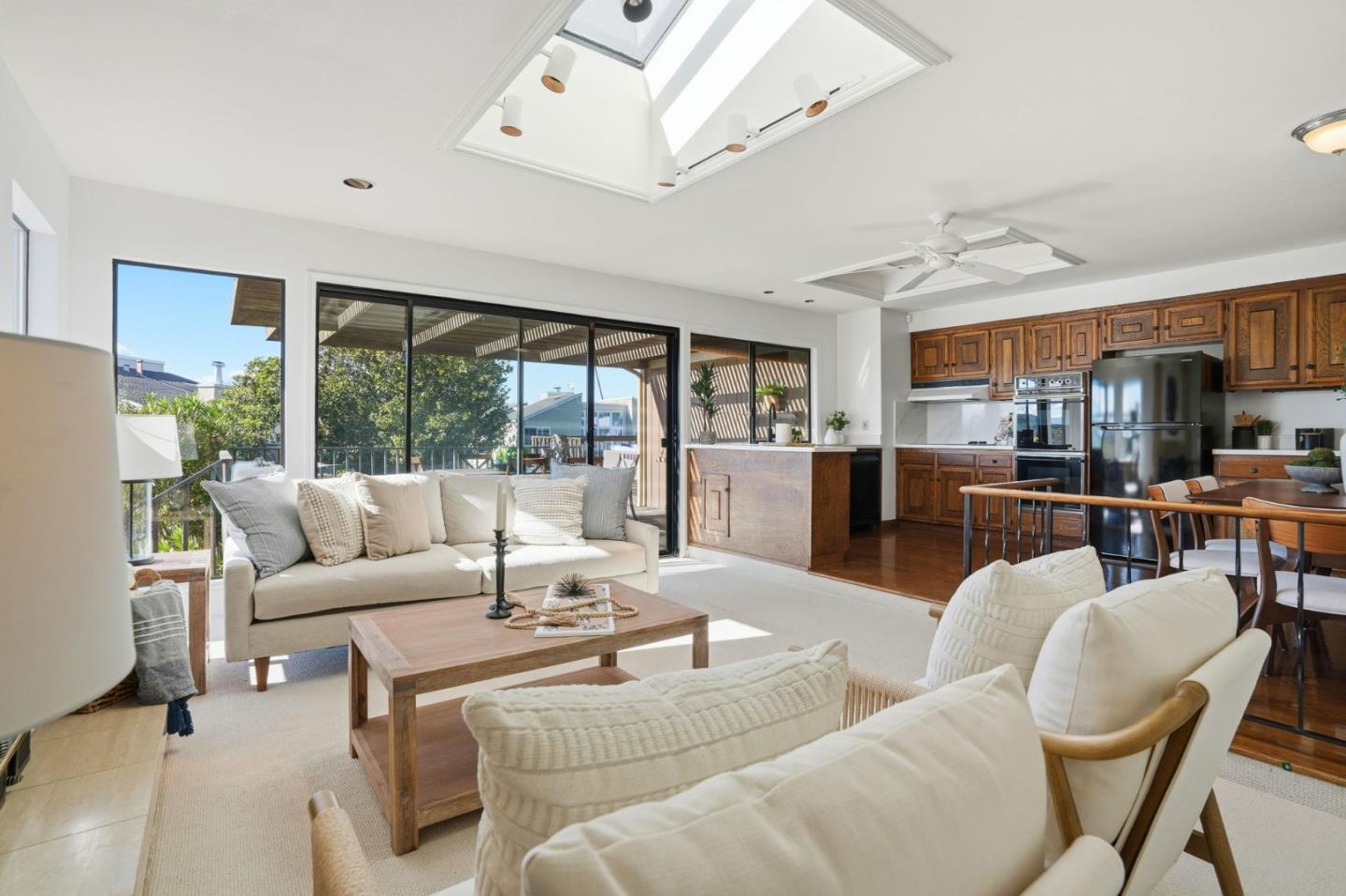 Detail Gallery Image 9 of 46 For 1190 Flying Fish St, Foster City,  CA 94404 - 4 Beds | 2 Baths