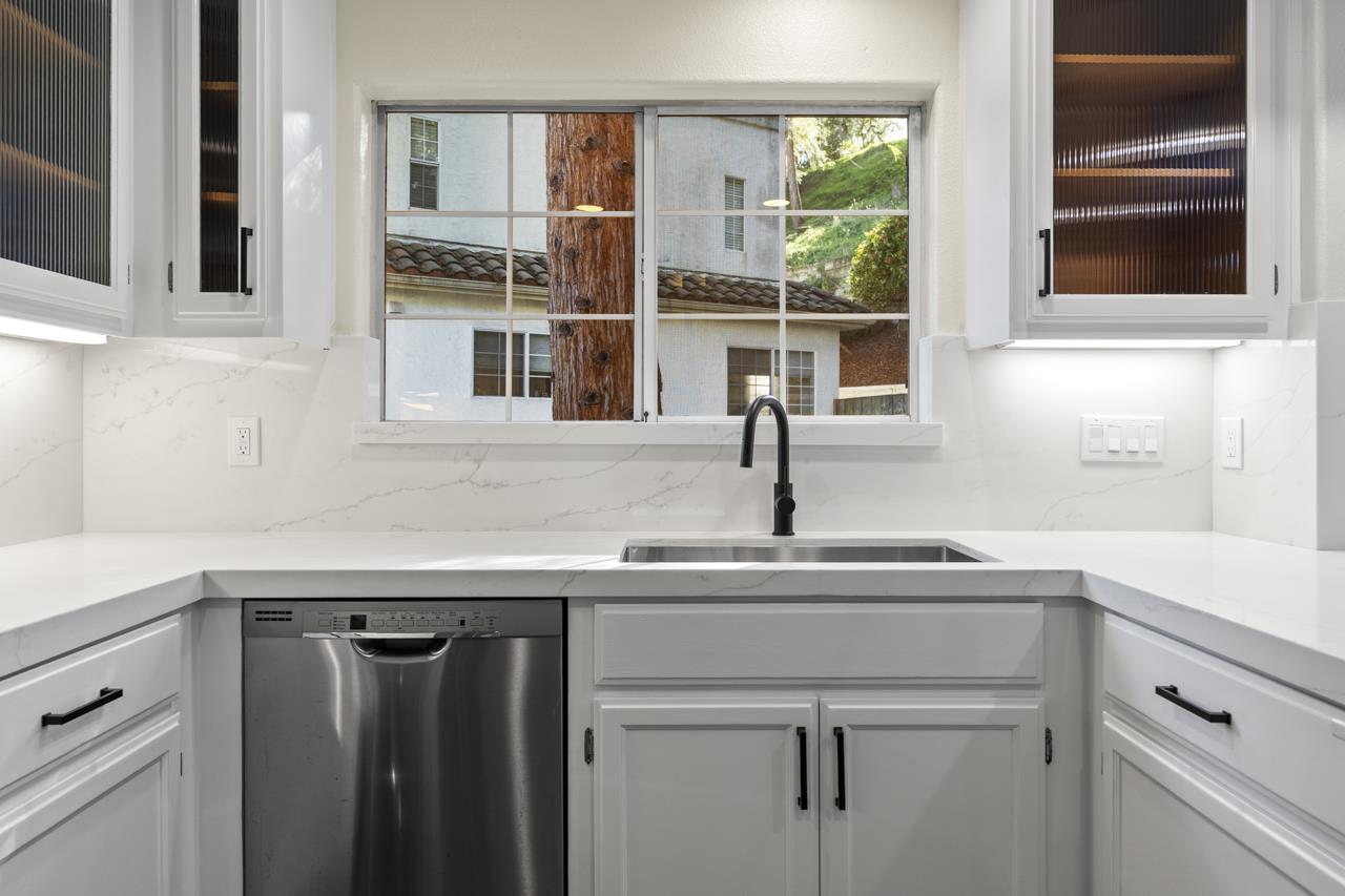 Detail Gallery Image 12 of 38 For 300 Carrera Cir, Aptos,  CA 95003 - 3 Beds | 2 Baths