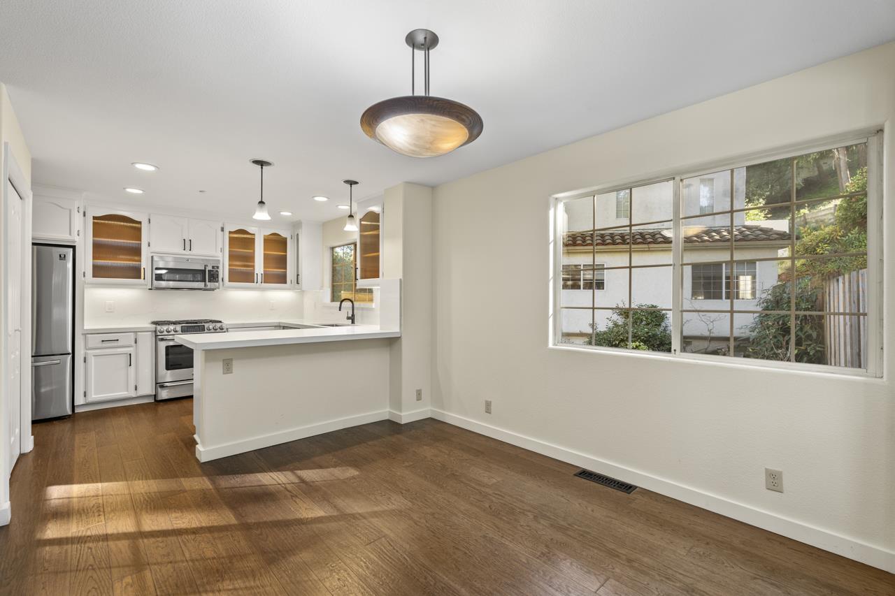 Detail Gallery Image 3 of 38 For 300 Carrera Cir, Aptos,  CA 95003 - 3 Beds | 2 Baths