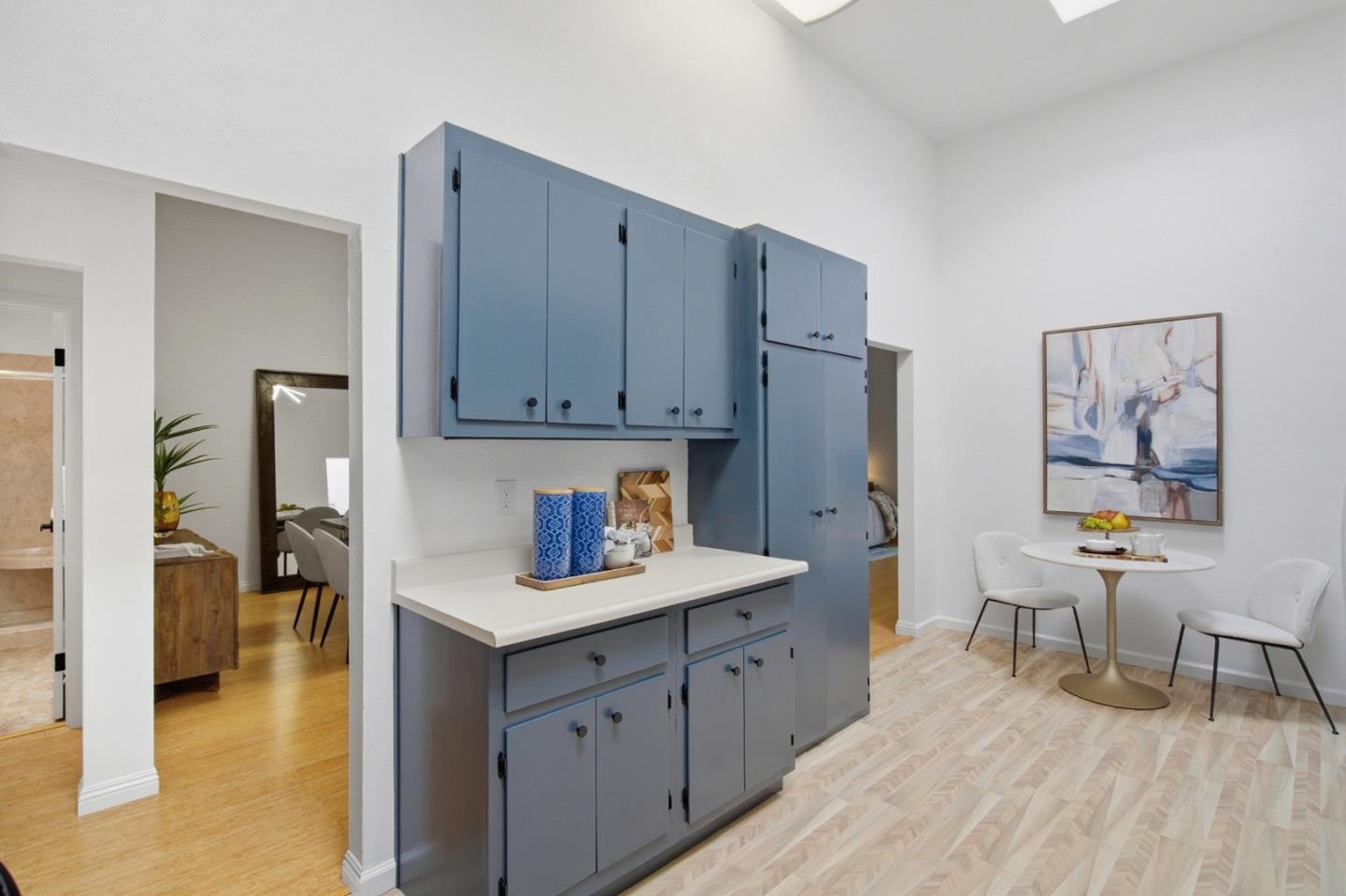 Detail Gallery Image 17 of 34 For 501 W Fox Ct, Redwood City,  CA 94061 - 2 Beds | 2 Baths