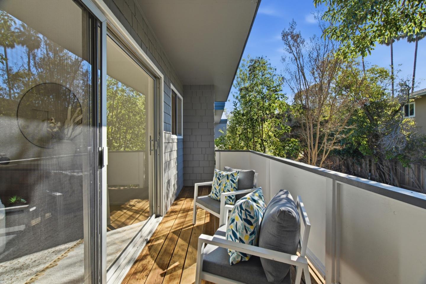 Detail Gallery Image 22 of 34 For 501 W Fox Ct, Redwood City,  CA 94061 - 2 Beds | 2 Baths
