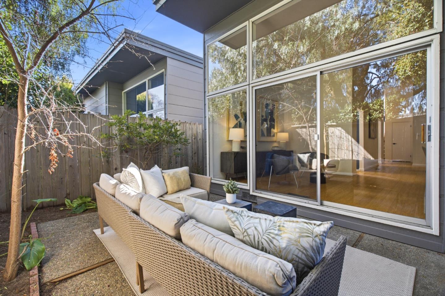 Detail Gallery Image 27 of 34 For 501 W Fox Ct, Redwood City,  CA 94061 - 2 Beds | 2 Baths