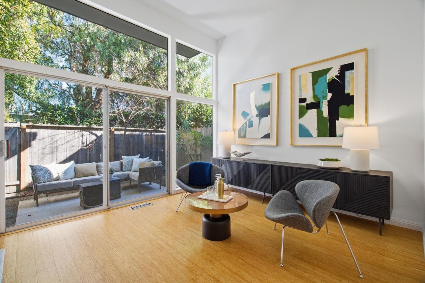 Detail Gallery Image 6 of 34 For 501 W Fox Ct, Redwood City,  CA 94061 - 2 Beds | 2 Baths