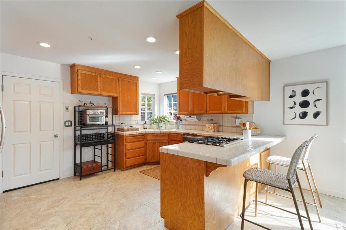 Detail Gallery Image 15 of 49 For 2200 Pelican Crst, Santa Cruz,  CA 95062 - 4 Beds | 2/1 Baths