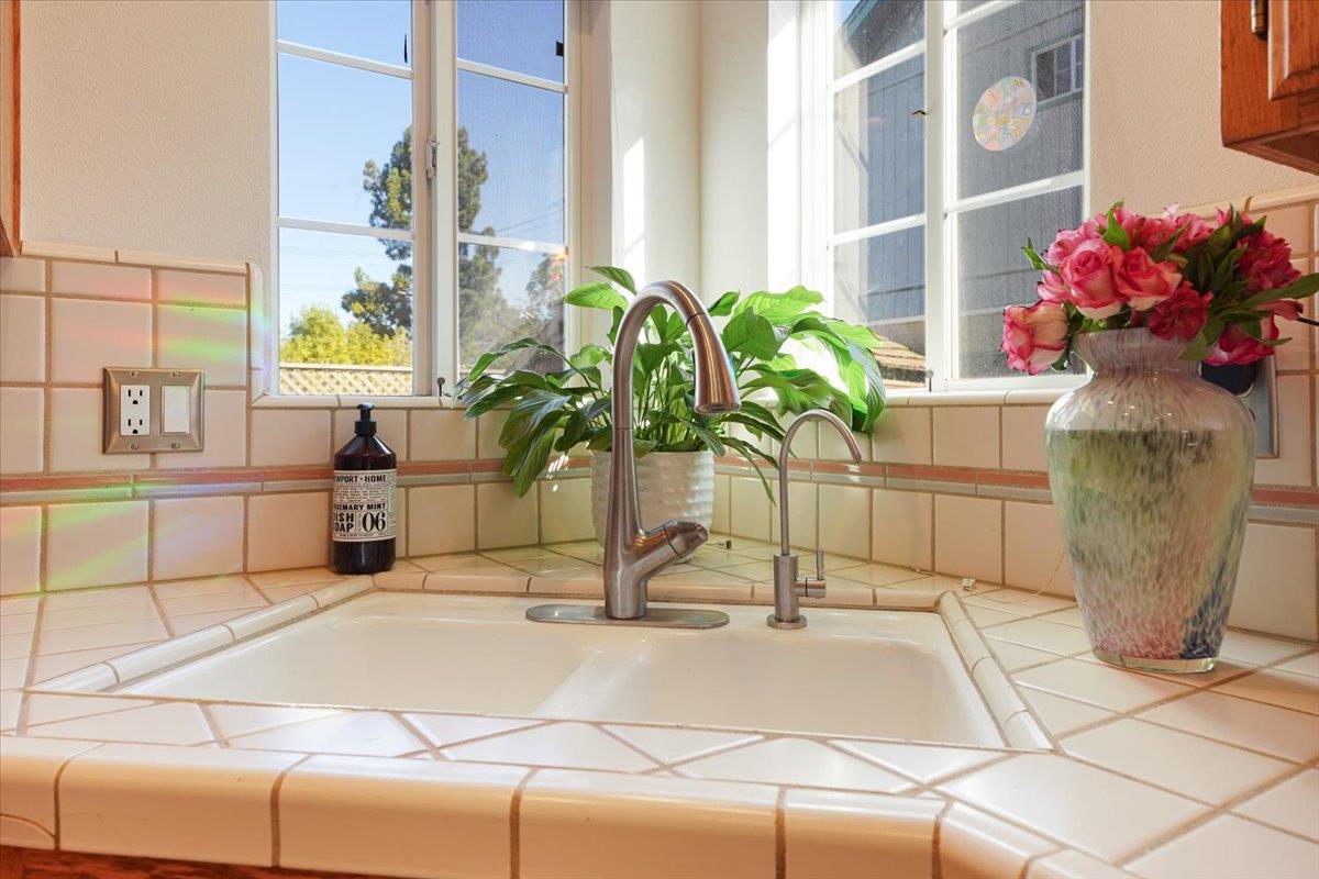 Detail Gallery Image 20 of 49 For 2200 Pelican Crst, Santa Cruz,  CA 95062 - 4 Beds | 2/1 Baths