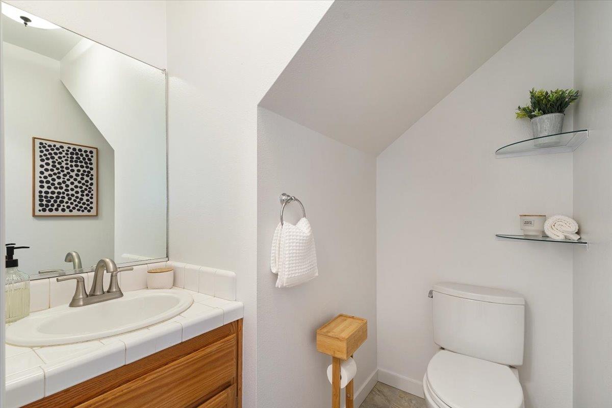 Detail Gallery Image 21 of 49 For 2200 Pelican Crst, Santa Cruz,  CA 95062 - 4 Beds | 2/1 Baths