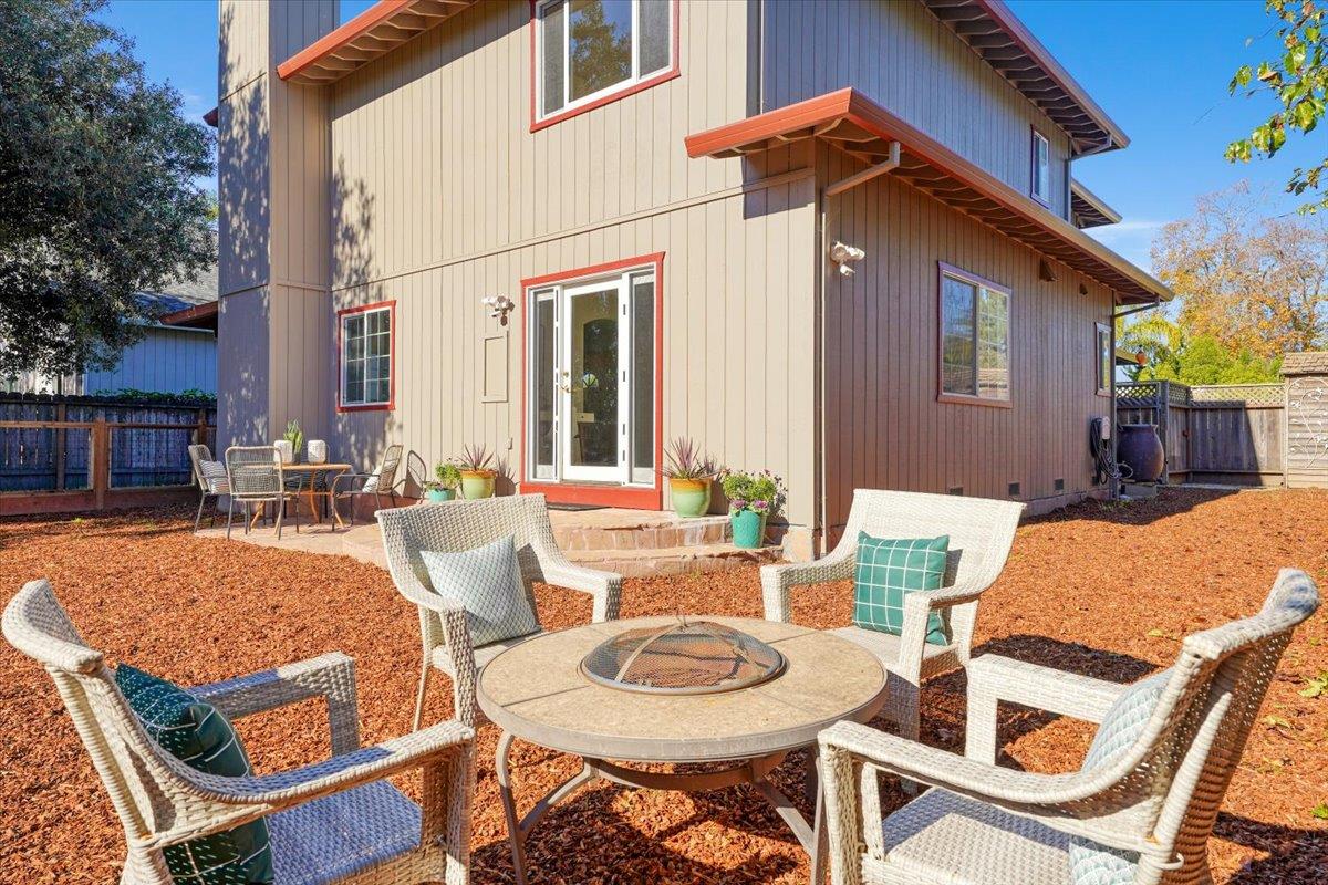 Detail Gallery Image 34 of 49 For 2200 Pelican Crst, Santa Cruz,  CA 95062 - 4 Beds | 2/1 Baths