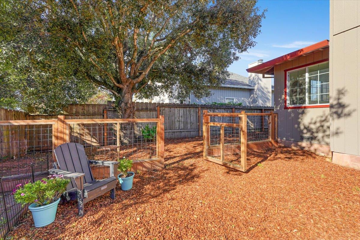 Detail Gallery Image 36 of 49 For 2200 Pelican Crst, Santa Cruz,  CA 95062 - 4 Beds | 2/1 Baths