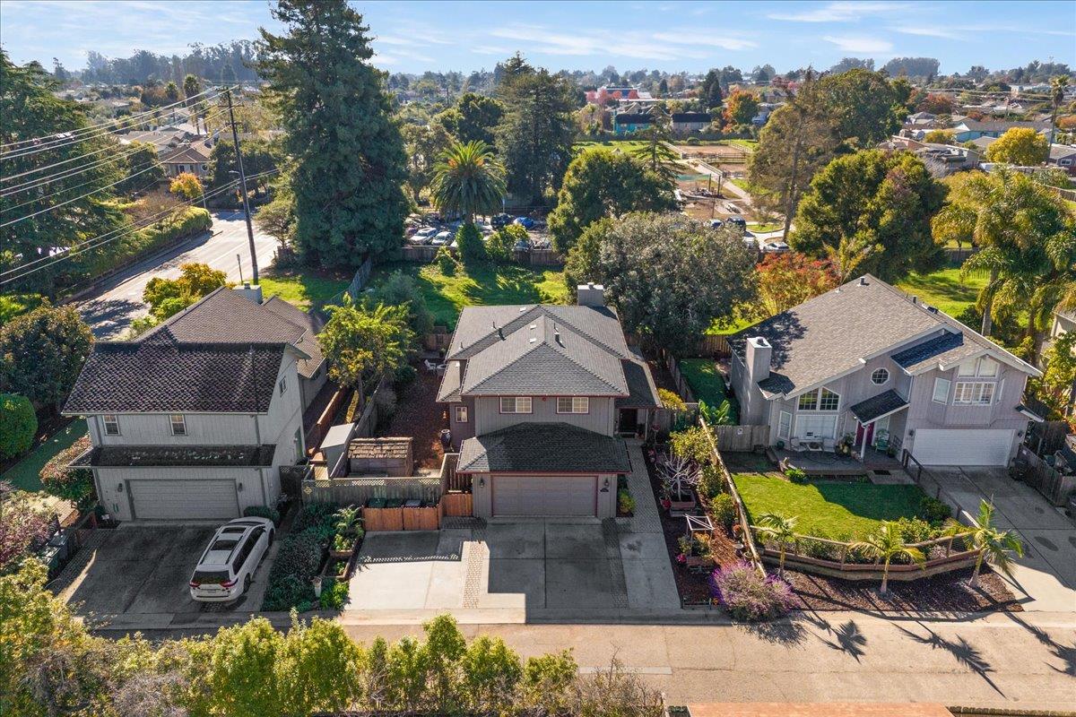 Detail Gallery Image 40 of 49 For 2200 Pelican Crst, Santa Cruz,  CA 95062 - 4 Beds | 2/1 Baths