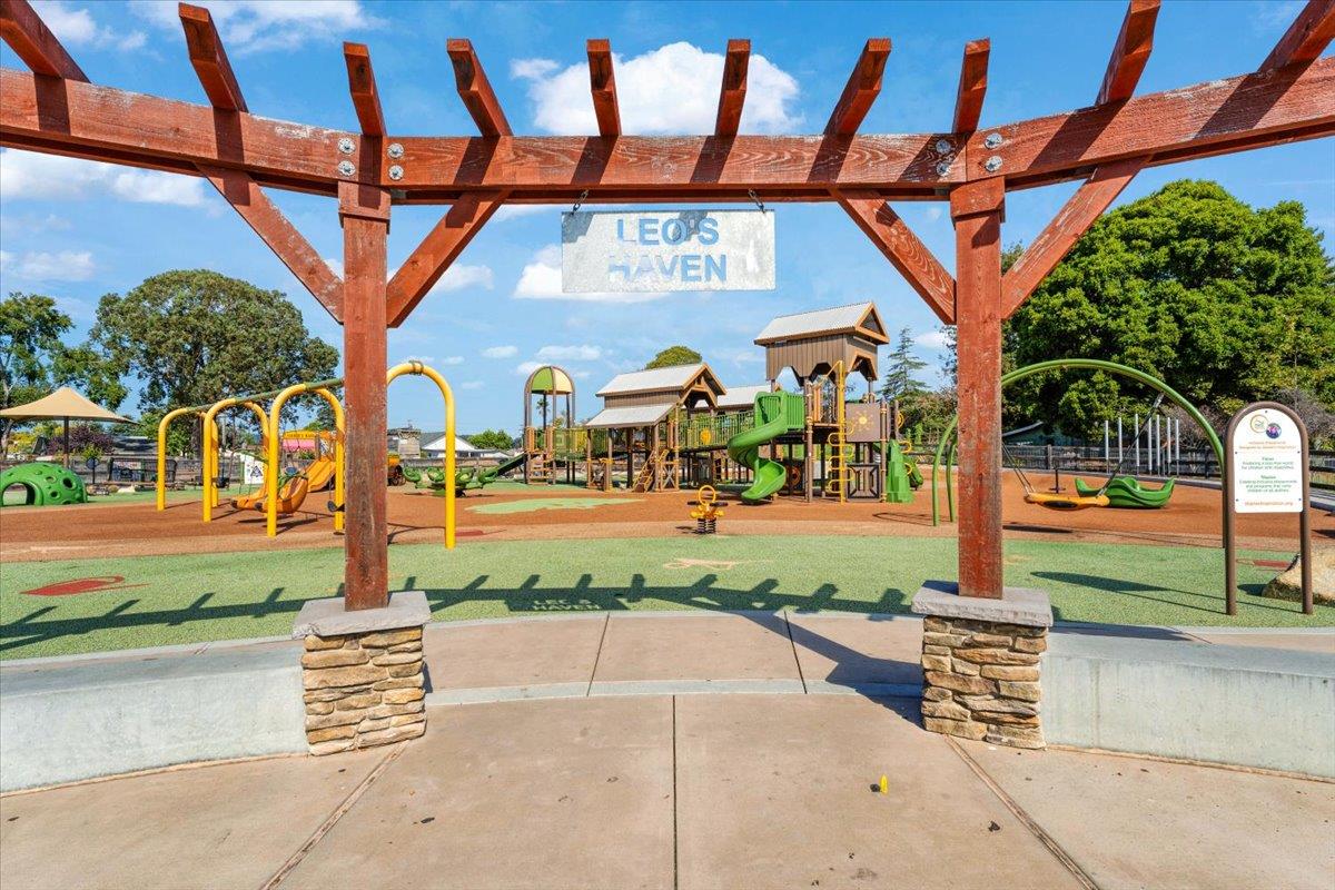 Detail Gallery Image 47 of 49 For 2200 Pelican Crst, Santa Cruz,  CA 95062 - 4 Beds | 2/1 Baths