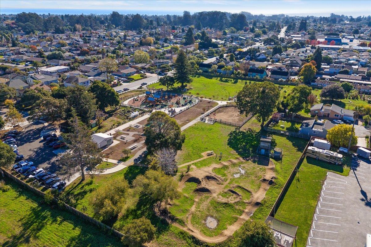 Detail Gallery Image 48 of 49 For 2200 Pelican Crst, Santa Cruz,  CA 95062 - 4 Beds | 2/1 Baths