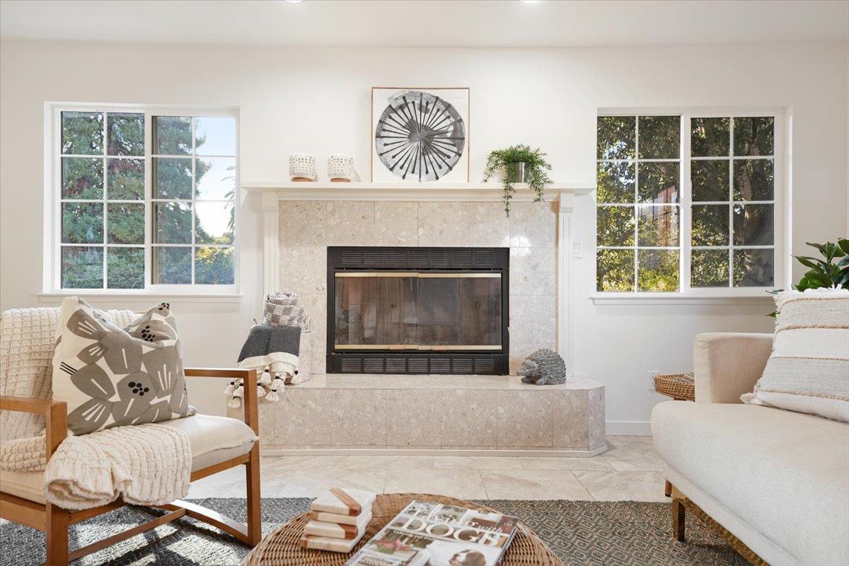 Detail Gallery Image 7 of 49 For 2200 Pelican Crst, Santa Cruz,  CA 95062 - 4 Beds | 2/1 Baths