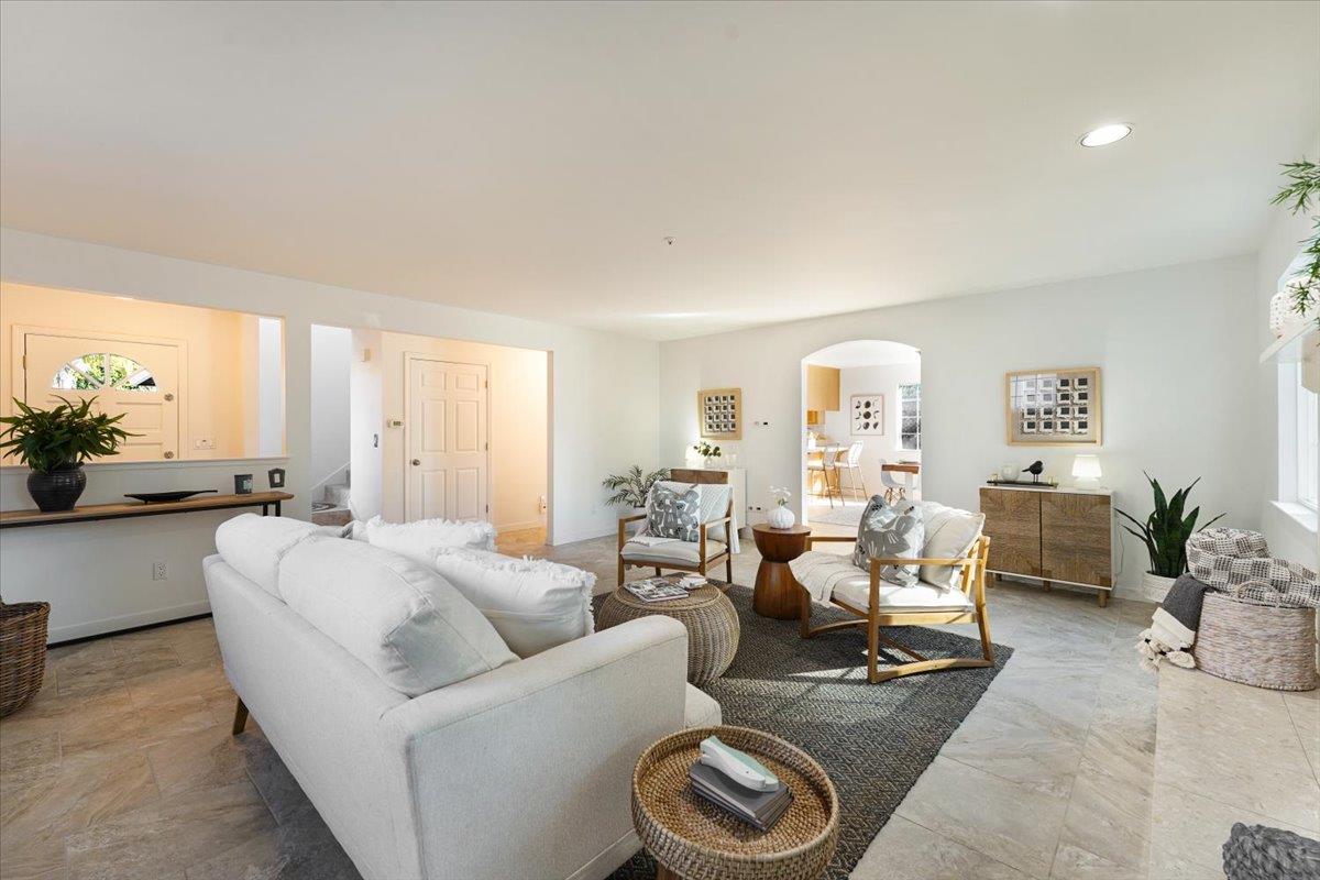 Detail Gallery Image 8 of 49 For 2200 Pelican Crst, Santa Cruz,  CA 95062 - 4 Beds | 2/1 Baths