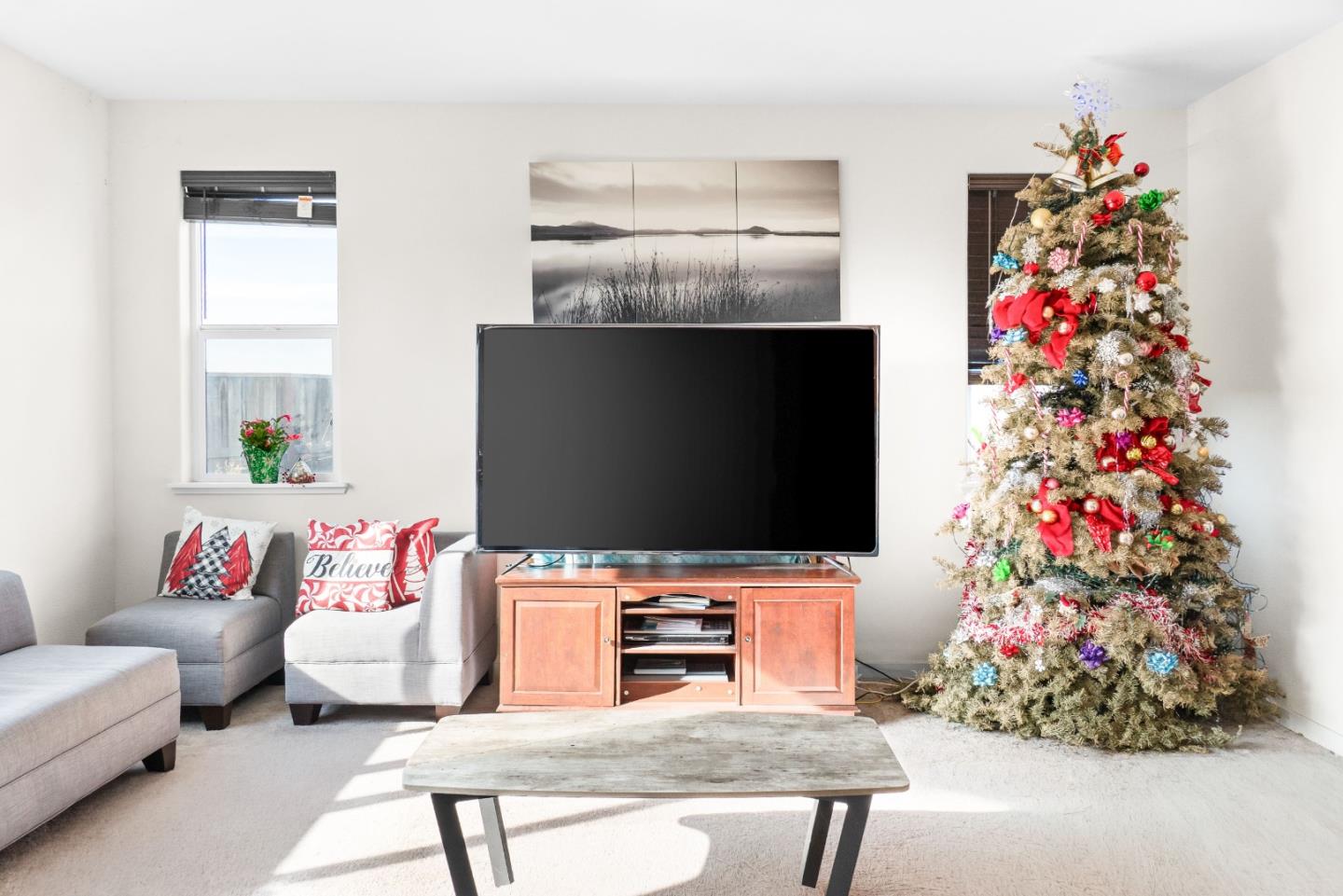 Detail Gallery Image 3 of 20 For 390 Tanoak St, Hollister,  CA 95023 - 3 Beds | 2/1 Baths