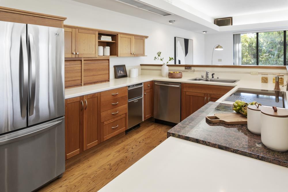 Detail Gallery Image 12 of 31 For 200 Cherokee Way, Portola Valley,  CA 94028 - 4 Beds | 3/1 Baths