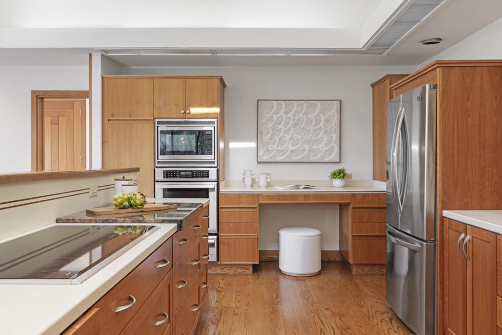 Detail Gallery Image 13 of 31 For 200 Cherokee Way, Portola Valley,  CA 94028 - 4 Beds | 3/1 Baths