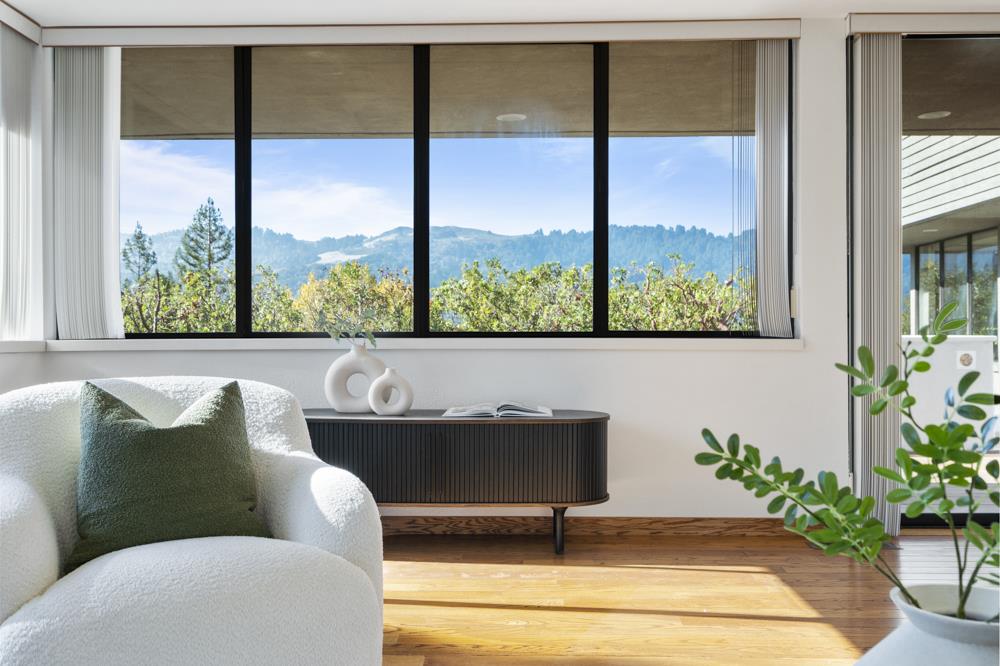 Detail Gallery Image 17 of 31 For 200 Cherokee Way, Portola Valley,  CA 94028 - 4 Beds | 3/1 Baths