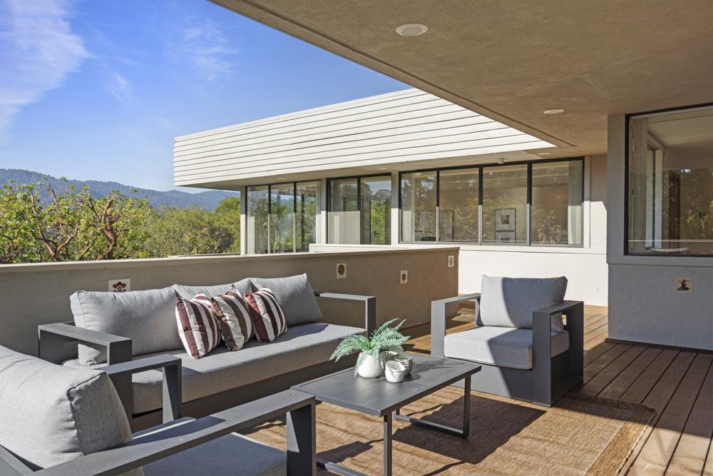 Detail Gallery Image 18 of 31 For 200 Cherokee Way, Portola Valley,  CA 94028 - 4 Beds | 3/1 Baths