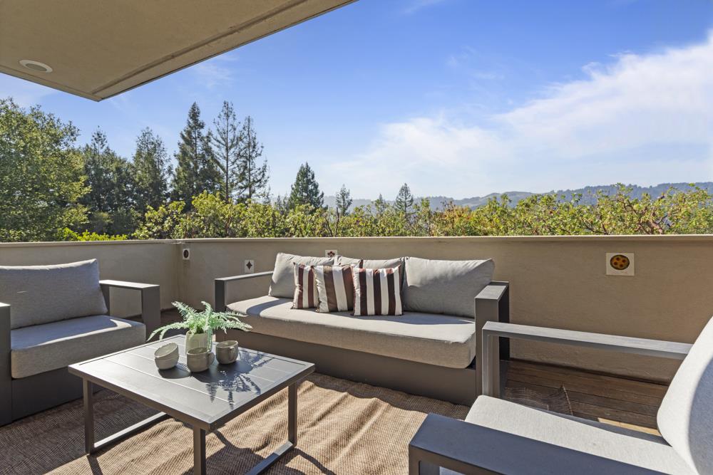 Detail Gallery Image 19 of 31 For 200 Cherokee Way, Portola Valley,  CA 94028 - 4 Beds | 3/1 Baths