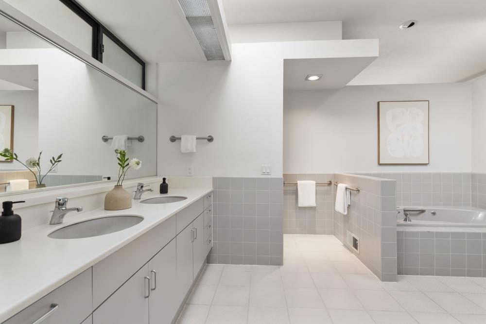 Detail Gallery Image 26 of 31 For 200 Cherokee Way, Portola Valley,  CA 94028 - 4 Beds | 3/1 Baths