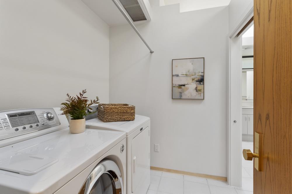 Detail Gallery Image 27 of 31 For 200 Cherokee Way, Portola Valley,  CA 94028 - 4 Beds | 3/1 Baths