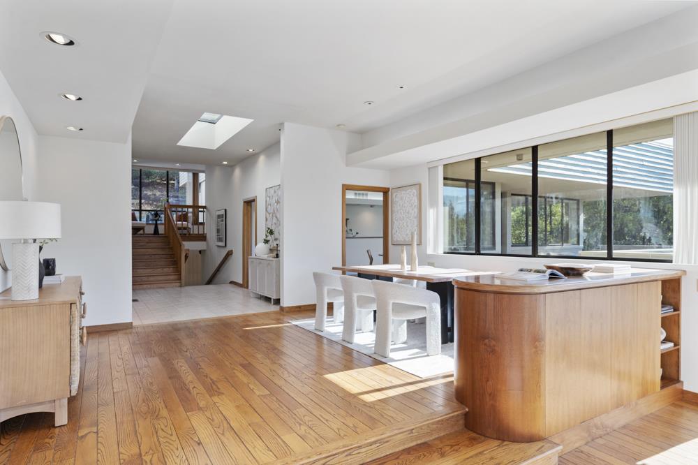 Detail Gallery Image 7 of 31 For 200 Cherokee Way, Portola Valley,  CA 94028 - 4 Beds | 3/1 Baths