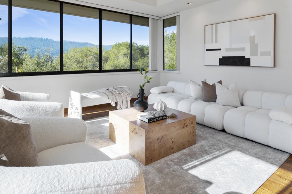 Detail Gallery Image 8 of 31 For 200 Cherokee Way, Portola Valley,  CA 94028 - 4 Beds | 3/1 Baths