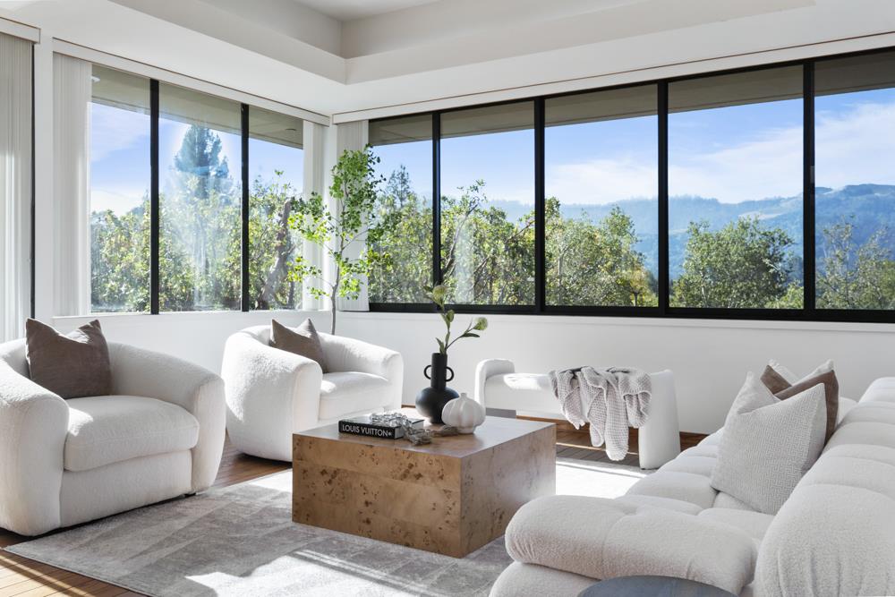 Detail Gallery Image 9 of 31 For 200 Cherokee Way, Portola Valley,  CA 94028 - 4 Beds | 3/1 Baths