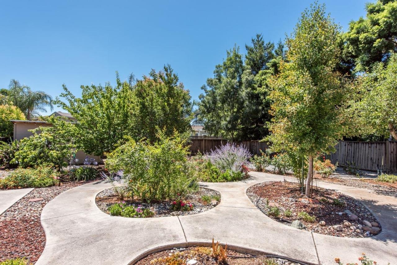 Detail Gallery Image 21 of 32 For 600 Calpella Dr, San Jose,  CA 95136 - 4 Beds | 2/1 Baths