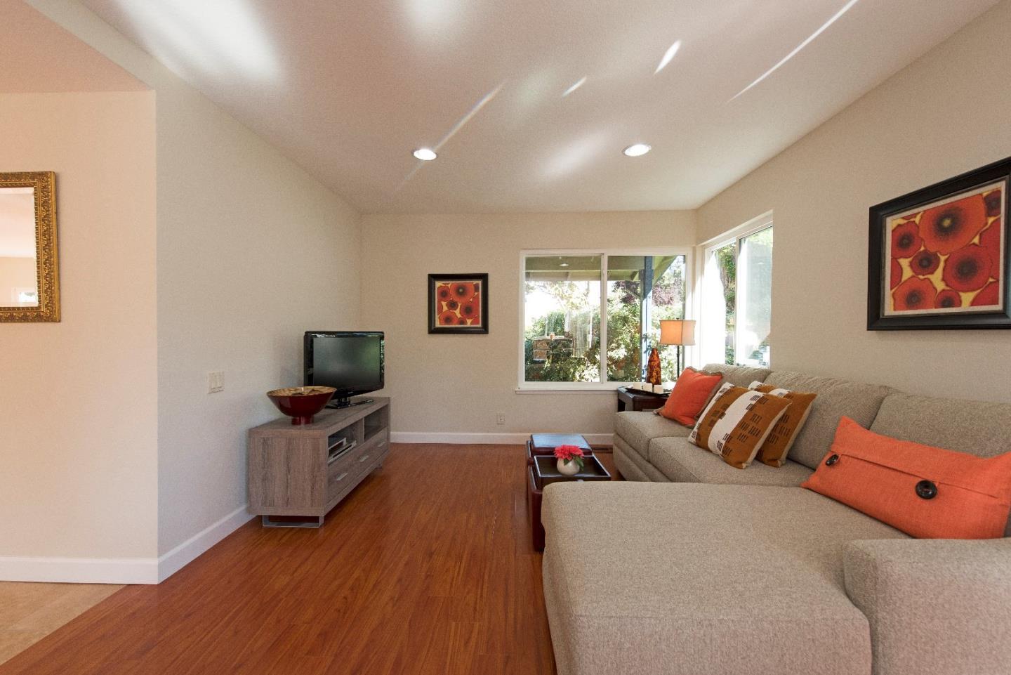 Detail Gallery Image 7 of 32 For 600 Calpella Dr, San Jose,  CA 95136 - 4 Beds | 2/1 Baths