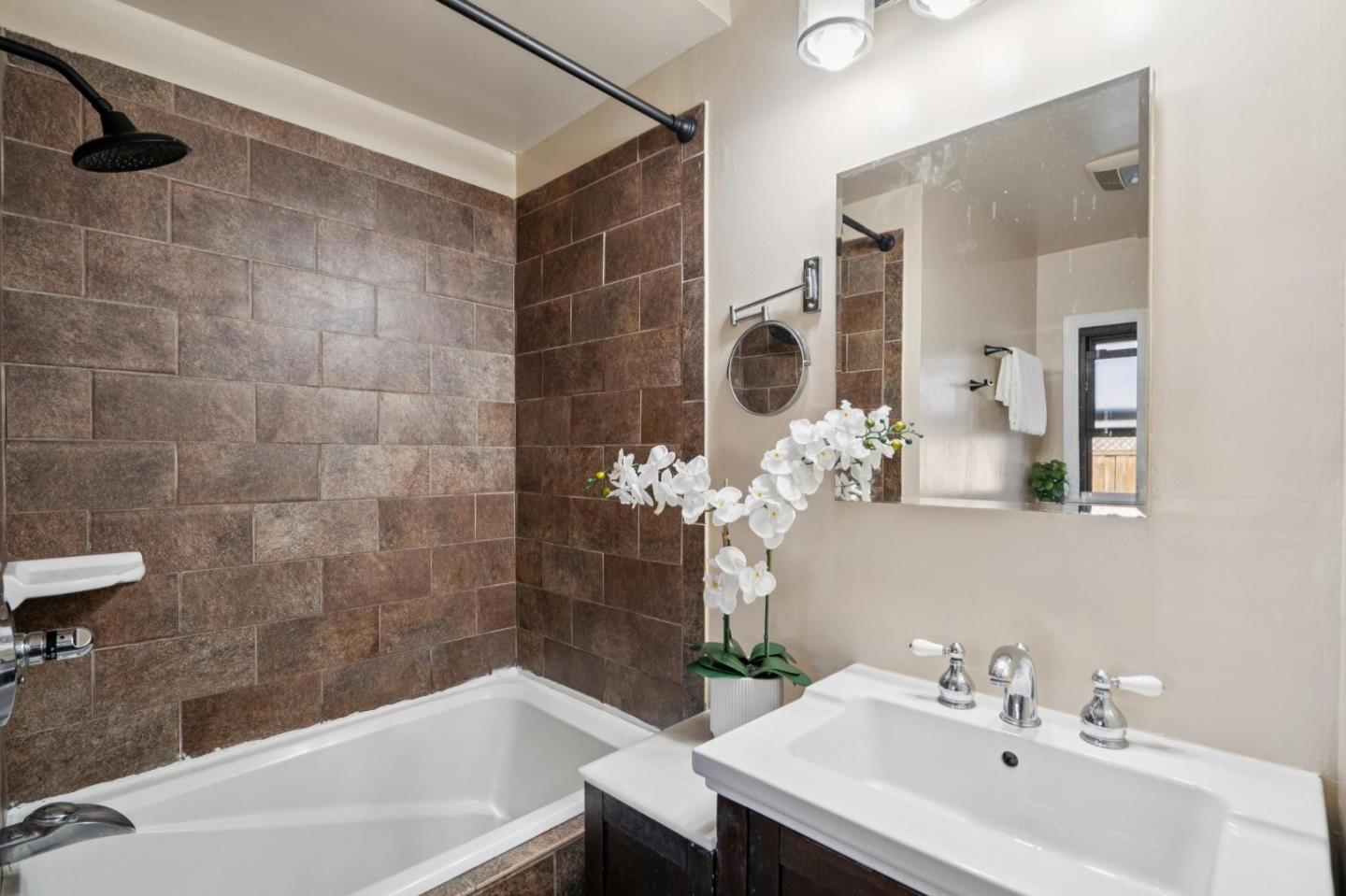 Detail Gallery Image 32 of 52 For 219 D St, Redwood City,  CA 94063 - 3 Beds | 2 Baths