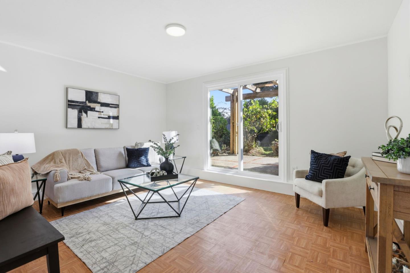 Detail Gallery Image 11 of 12 For 321 Southcliff Ave, South San Francisco,  CA 94080 - 3 Beds | 2 Baths