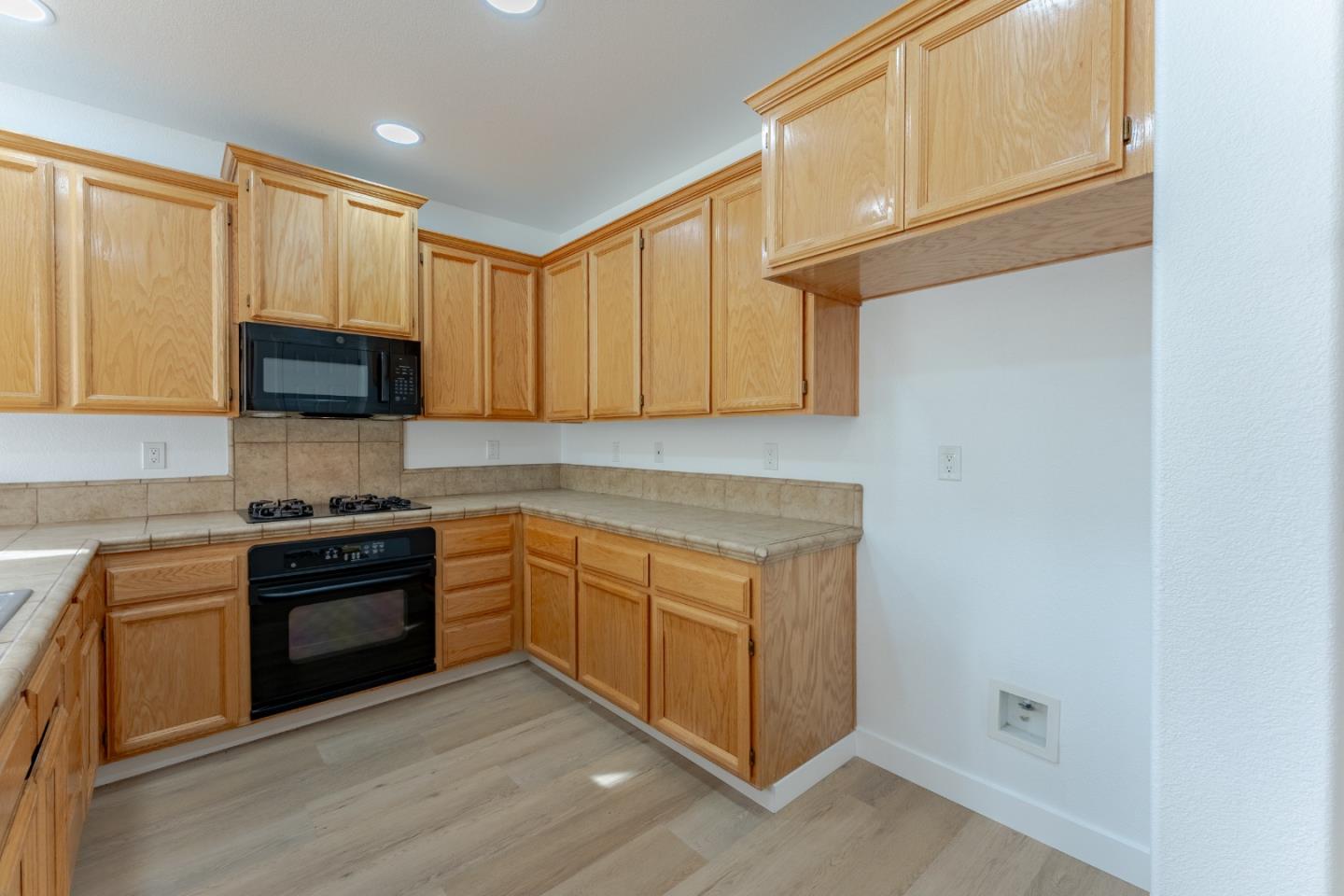 Detail Gallery Image 12 of 52 For 1078 Silver Spur Way, Plumas Lake,  CA 95961 - 3 Beds | 2 Baths