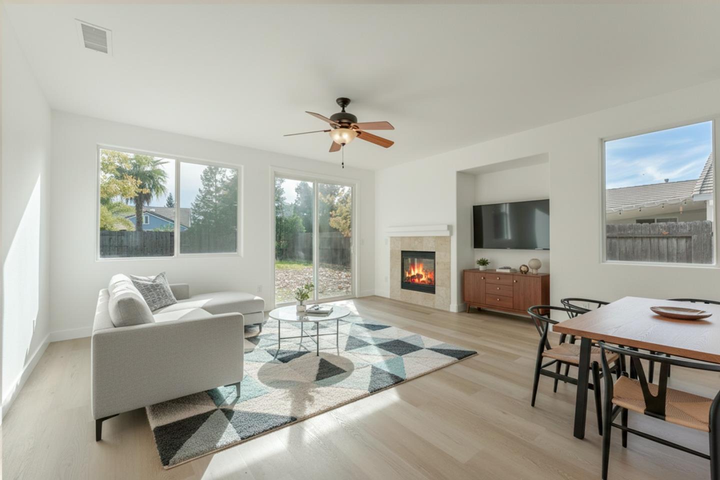 Detail Gallery Image 18 of 52 For 1078 Silver Spur Way, Plumas Lake,  CA 95961 - 3 Beds | 2 Baths