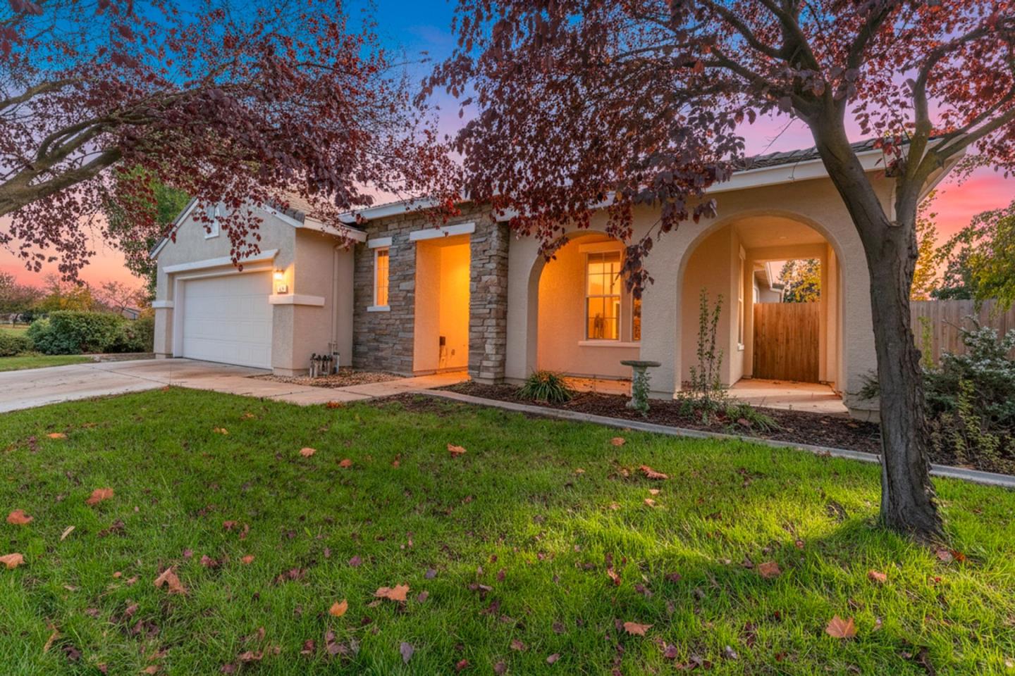 Detail Gallery Image 4 of 52 For 1078 Silver Spur Way, Plumas Lake,  CA 95961 - 3 Beds | 2 Baths