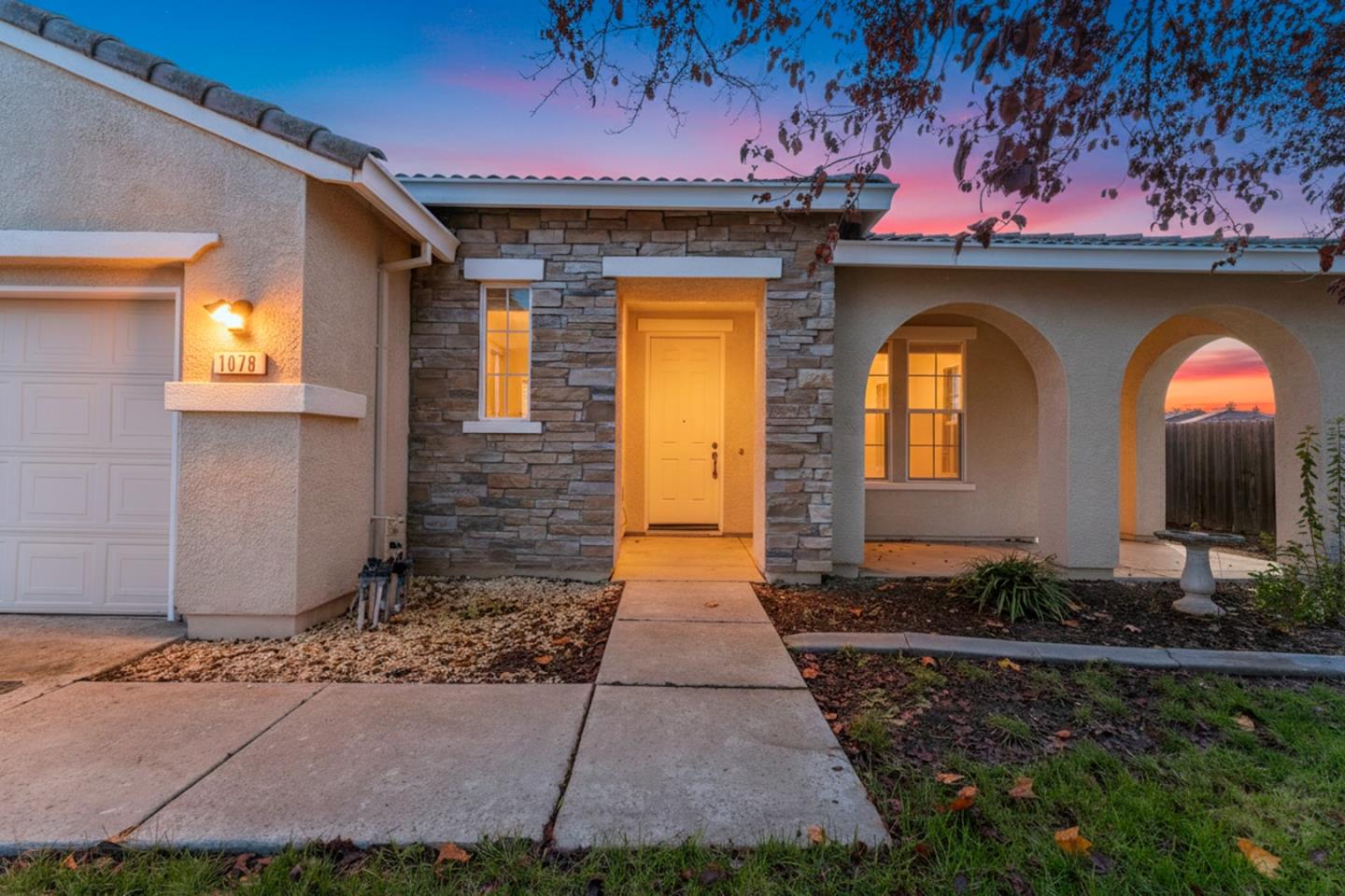 Detail Gallery Image 6 of 52 For 1078 Silver Spur Way, Plumas Lake,  CA 95961 - 3 Beds | 2 Baths