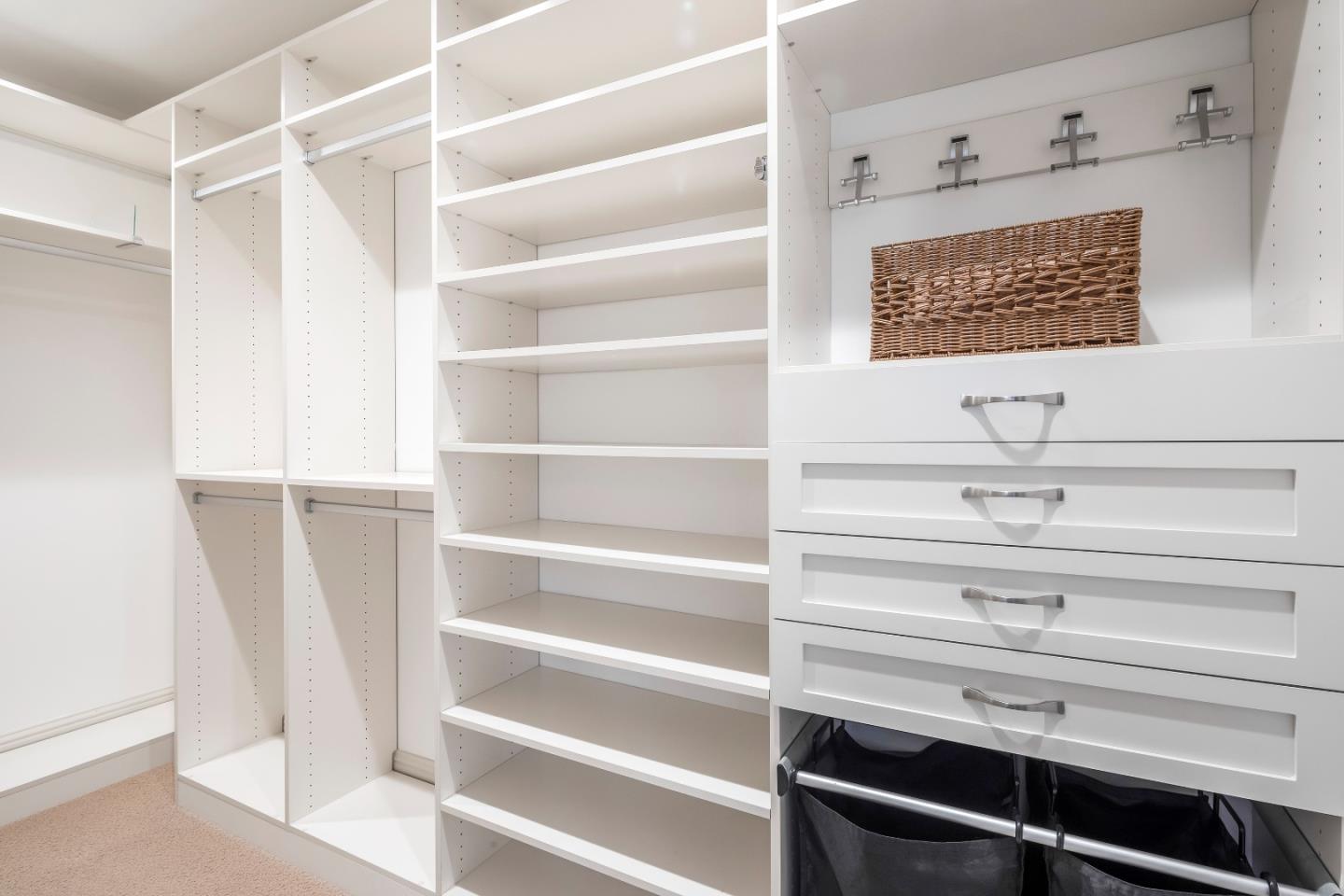 Detail Gallery Image 15 of 29 For 1224 Whitaker Way, Menlo Park,  CA 94025 - 6 Beds | 4 Baths