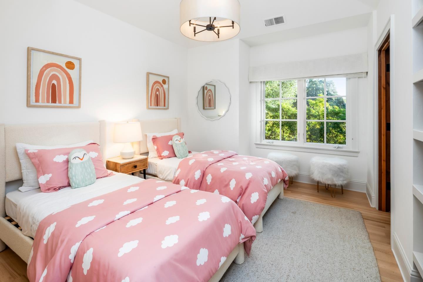 Detail Gallery Image 20 of 29 For 1224 Whitaker Way, Menlo Park,  CA 94025 - 6 Beds | 4 Baths