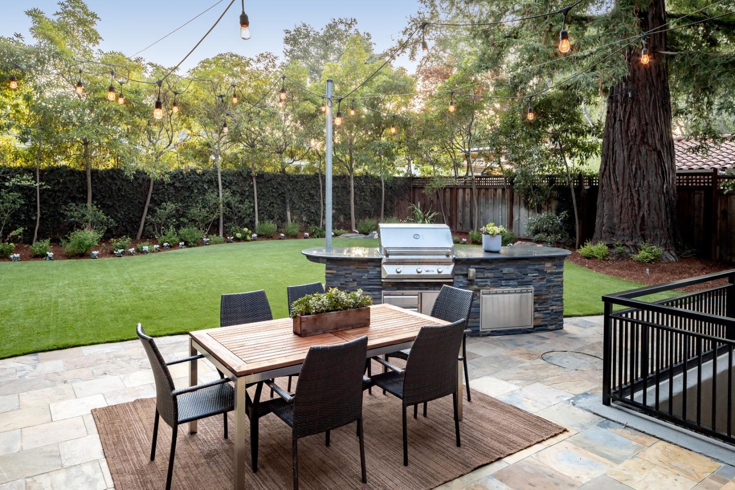 Detail Gallery Image 27 of 29 For 1224 Whitaker Way, Menlo Park,  CA 94025 - 6 Beds | 4 Baths