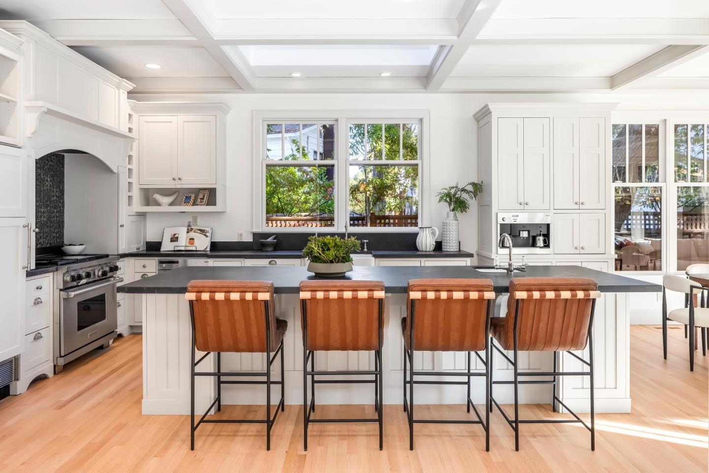 Detail Gallery Image 6 of 29 For 1224 Whitaker Way, Menlo Park,  CA 94025 - 6 Beds | 4 Baths