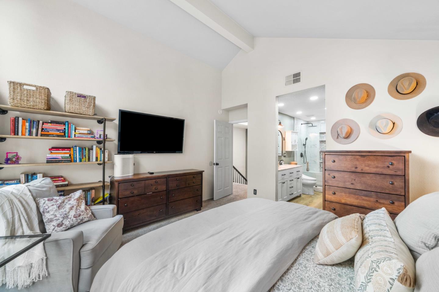 Detail Gallery Image 8 of 48 For 1830 Bayo Claros Cir, Morgan Hill,  CA 95037 - 4 Beds | 2/1 Baths