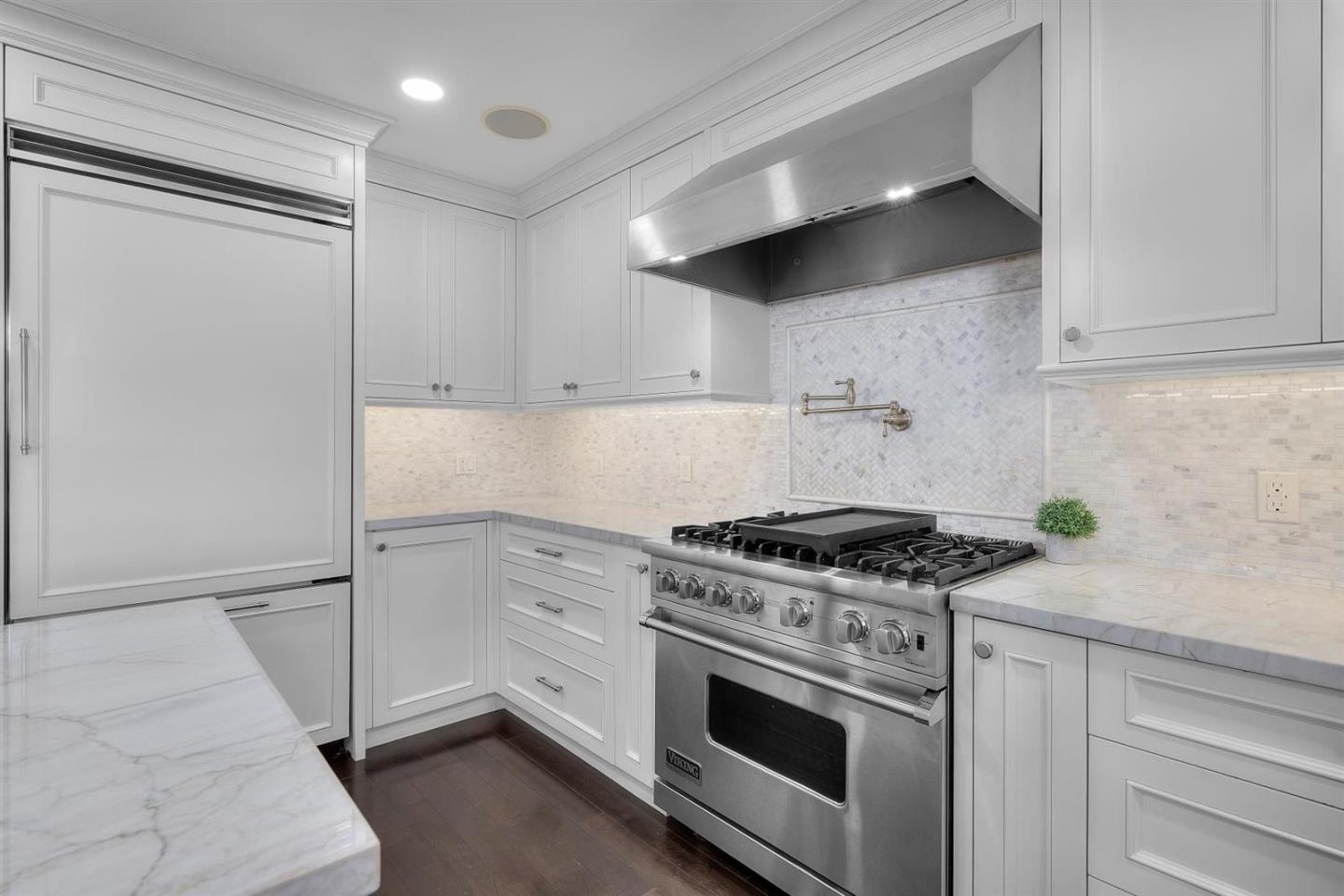 Detail Gallery Image 22 of 70 For 619 Beryl St, Redondo Beach,  CA 90277 - 4 Beds | 3 Baths