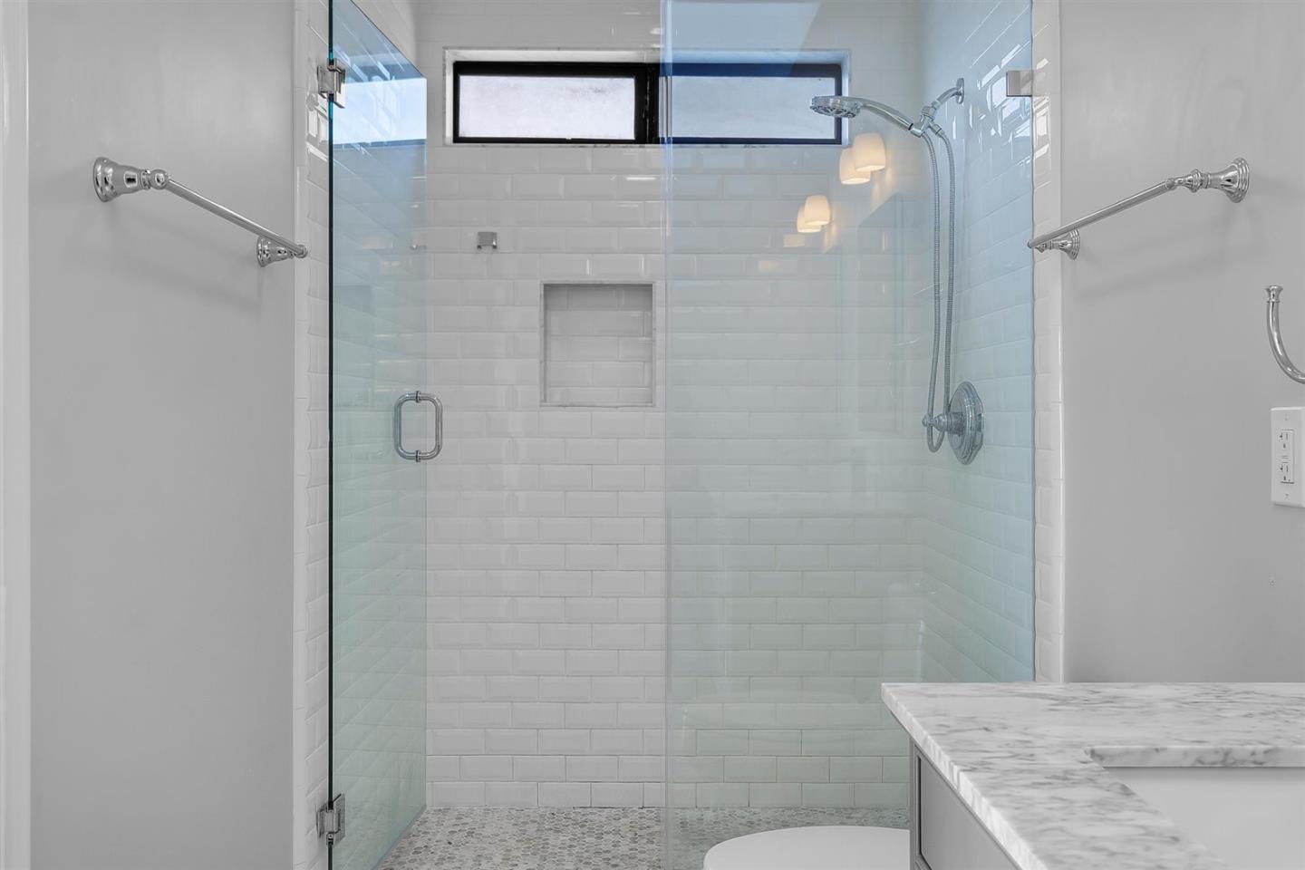 Detail Gallery Image 39 of 70 For 619 Beryl St, Redondo Beach,  CA 90277 - 4 Beds | 3 Baths