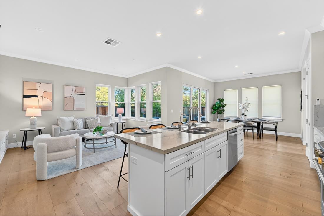 Detail Gallery Image 13 of 39 For 105 Hildebrand Dr, Los Gatos,  CA 95032 - 4 Beds | 2/1 Baths