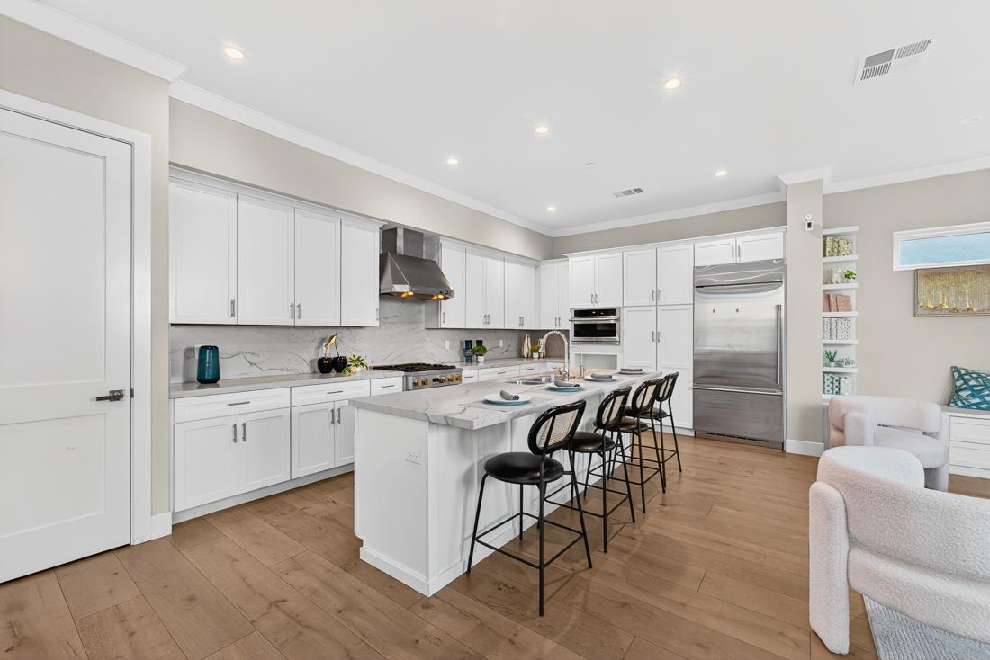 Detail Gallery Image 7 of 39 For 105 Hildebrand Dr, Los Gatos,  CA 95032 - 4 Beds | 2/1 Baths