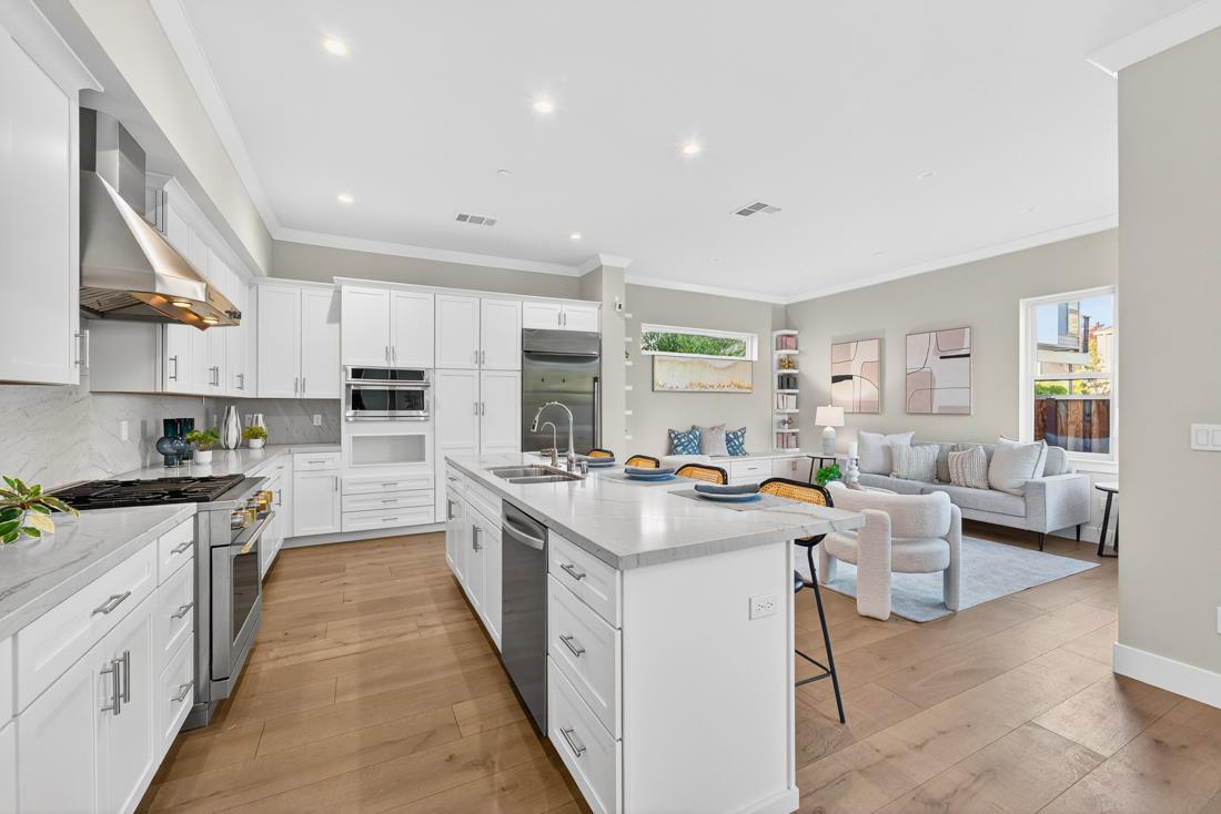 Detail Gallery Image 9 of 39 For 105 Hildebrand Dr, Los Gatos,  CA 95032 - 4 Beds | 2/1 Baths