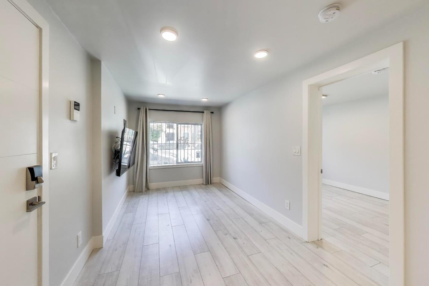 Detail Gallery Image 13 of 95 For 1454 S Van Ness Ave, San Francisco,  CA 94110 - – Beds | – Baths