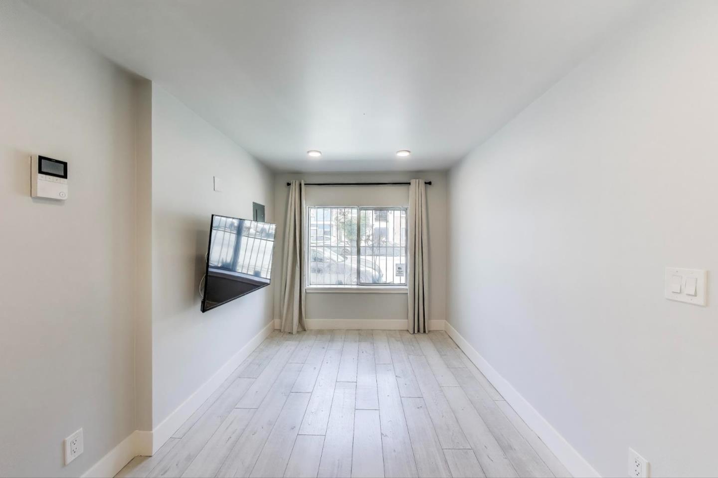 Detail Gallery Image 14 of 95 For 1454 S Van Ness Ave, San Francisco,  CA 94110 - – Beds | – Baths