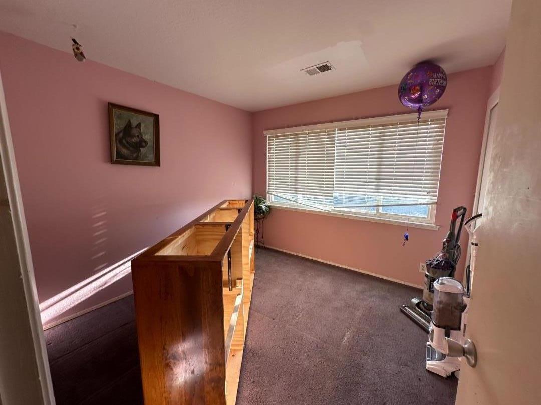 Detail Gallery Image 9 of 11 For 1222 Lerida Way, Pacifica,  CA 94044 - 3 Beds | 2/1 Baths